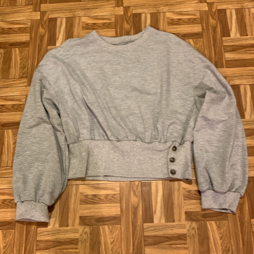 GRAY sweatshirt with three buttons at the waist. XL but more like a M/L. CUTE!